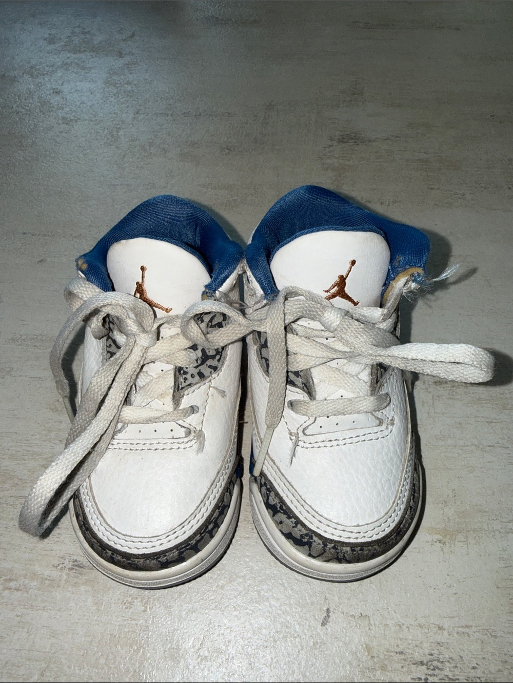 JORDAN Retro 3 Kids - White & Blue Shoes
